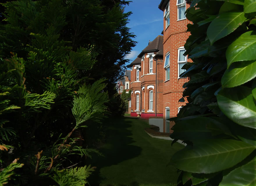 Walton Cottage Hotel